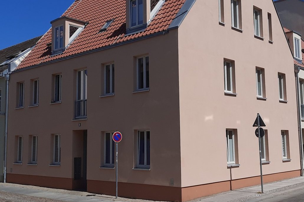 Außenansicht des Gebäudes von vorne