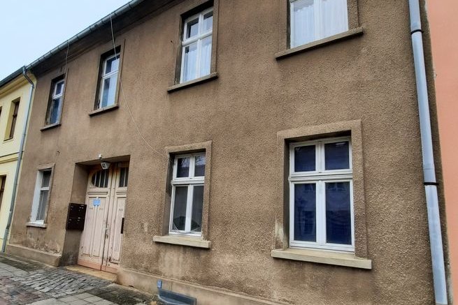 Außenansicht des Mehrfamilienhauses in Neuruppiner Altstadt