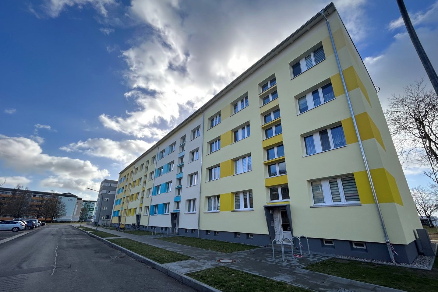 Außenansicht des Gebäudes von vorne
