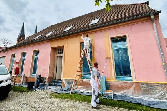 Außenansicht des Gebäudes an der Seepromenade