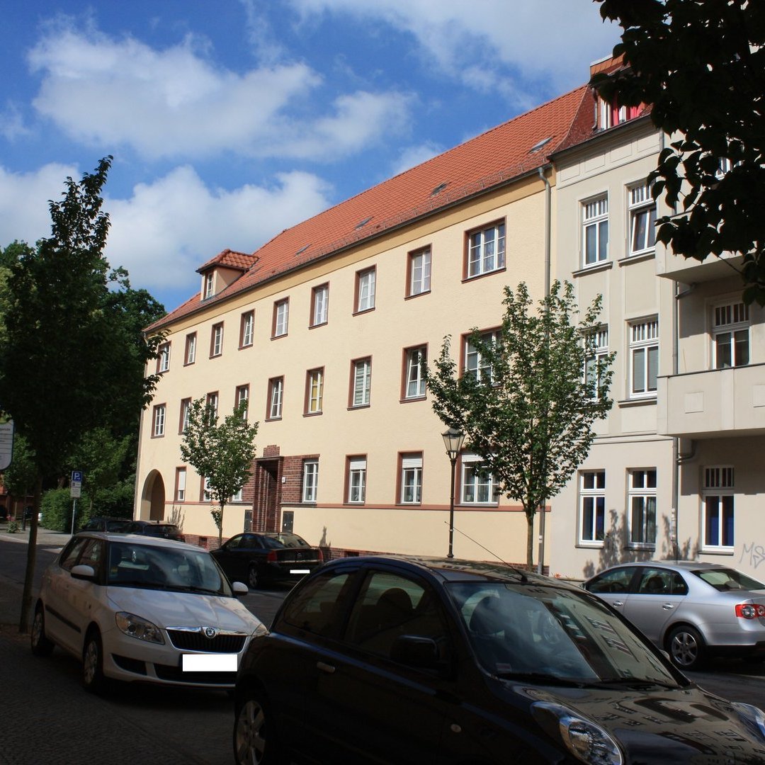 Außenansicht des Gebäudes von vorne