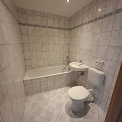 Bad mit Badewanne
