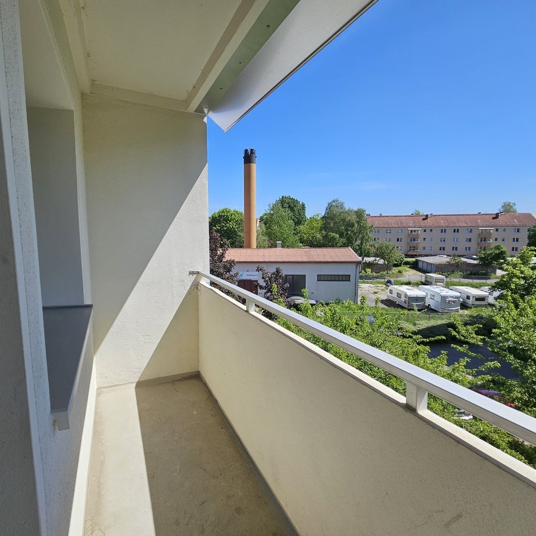Ansicht vom Balkon einer Wohnung in den Hof