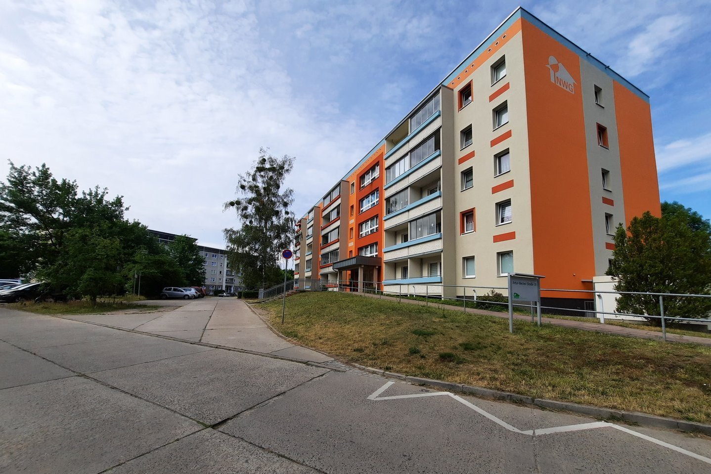 Außenansicht des Gebäudes von vorne